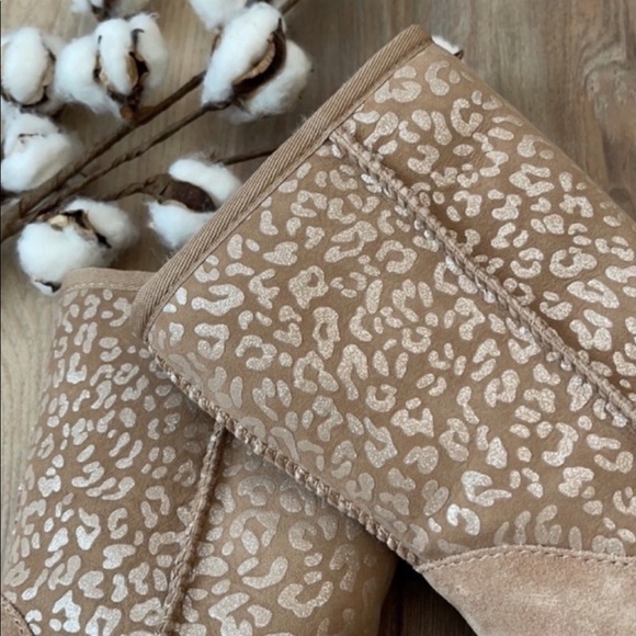 🌿UGG- CLASSIC SNOW LEOPARD BOOTS🌿 - Picture 10 of 15